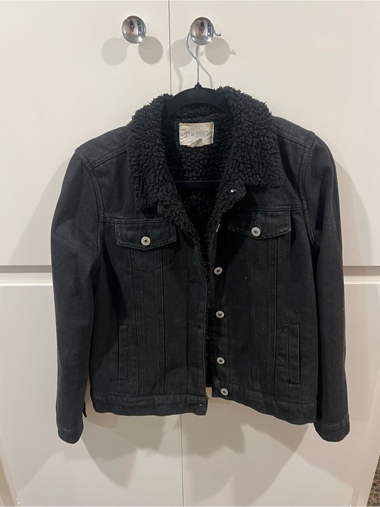 Sky and Sparrow Jackets & Blazers - Sky and Sparrow Black Sherpa-Lined Denim Jacket